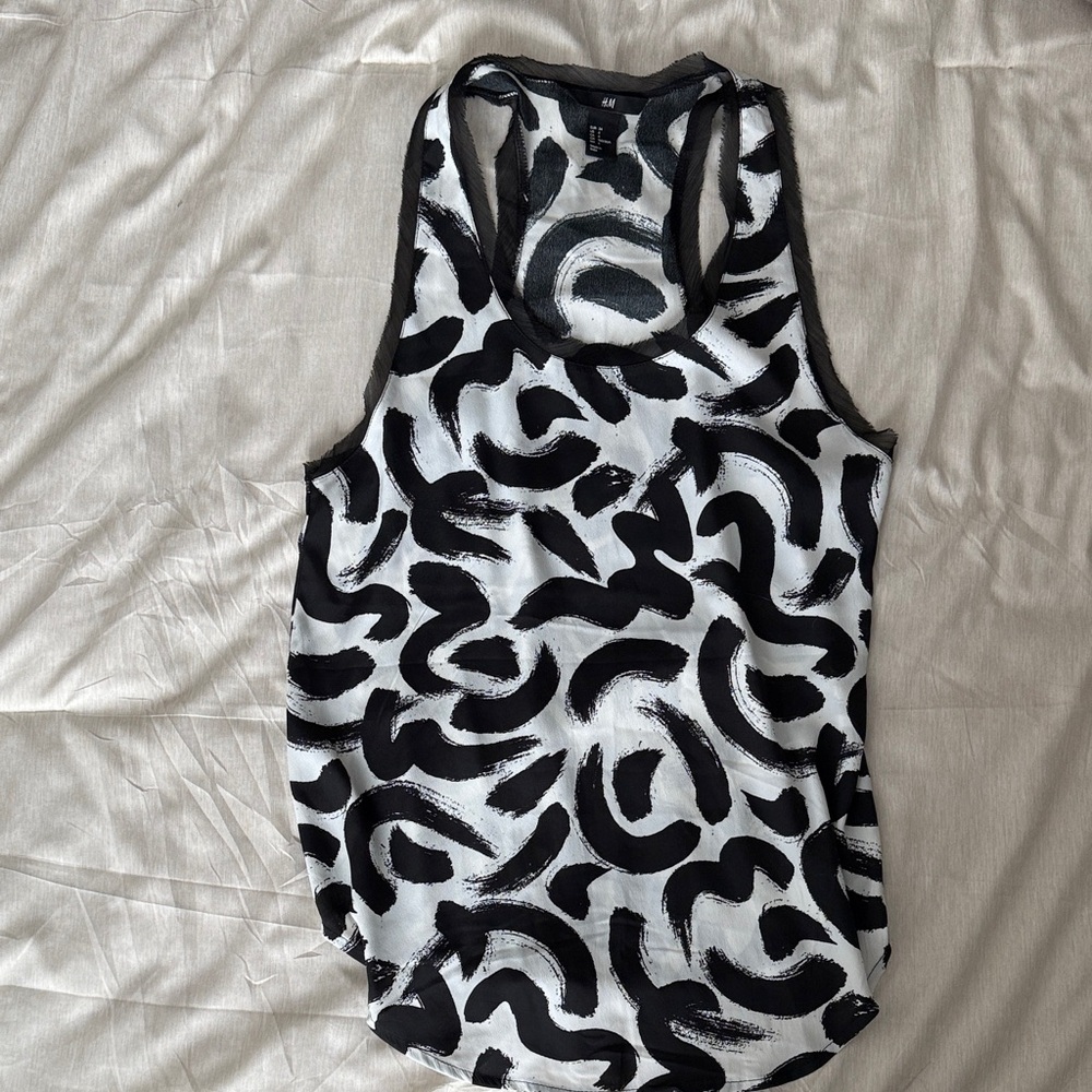 H&M Black and White Patterned Tank Top